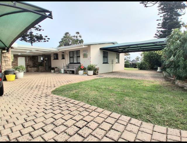 3 BEDROOM HOUSE FOR SALE IN BLUFF